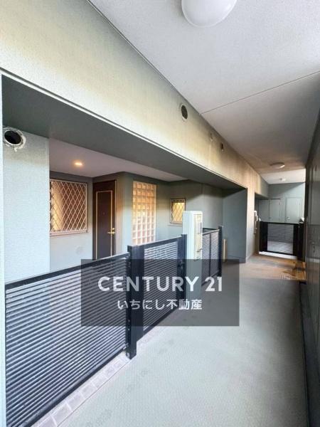 再生住宅「エミナス」・リビオ上名和Ｂ棟　その他現地　ゆとりあるアルコープでプライバシー確保