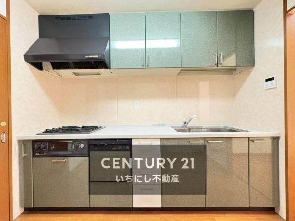 再生住宅「エミナス」・リビオ上名和Ｂ棟　キッチン　開放的で清潔感のあるキッチン