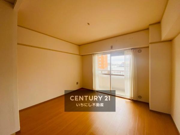 赤坂マンション藤が丘　リビング　落ち着いたカラーのLDK。