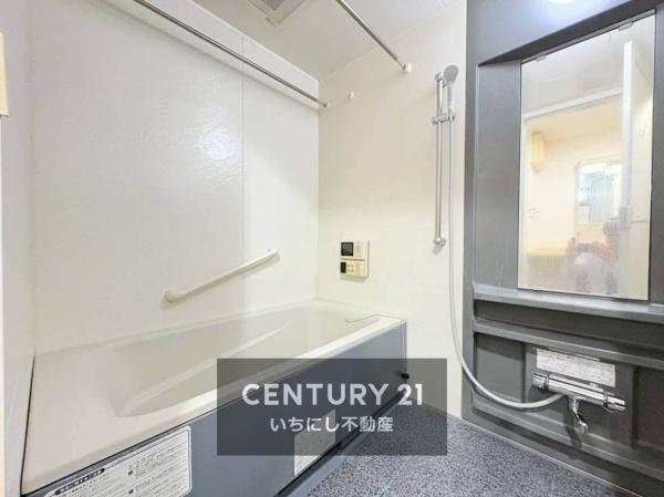 再生住宅「エミナス」・シャトレ愛松稲沢8　バス　清潔感あるバスルーム