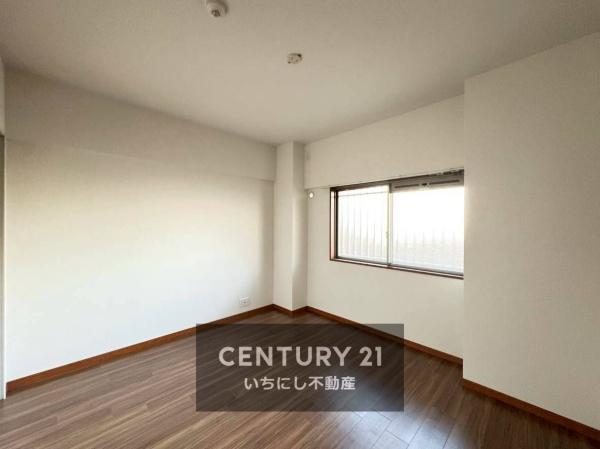 再生住宅「エミナス」・シャトレ愛松稲沢8　洋室　ゆったりくつろげる洋室(北西側)