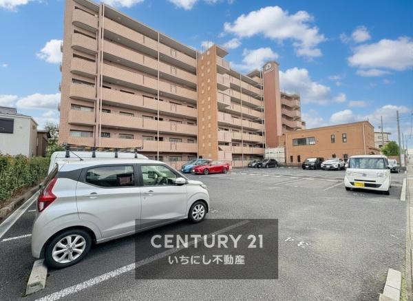 再生住宅「エミナス」・シャトレ愛松稲沢8　駐車場　敷地内駐車場