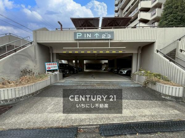 再生住宅「エミナス」・星和神宮東コーポラスS棟　トイレ　清潔感のある温水洗浄便座つきトイレ。