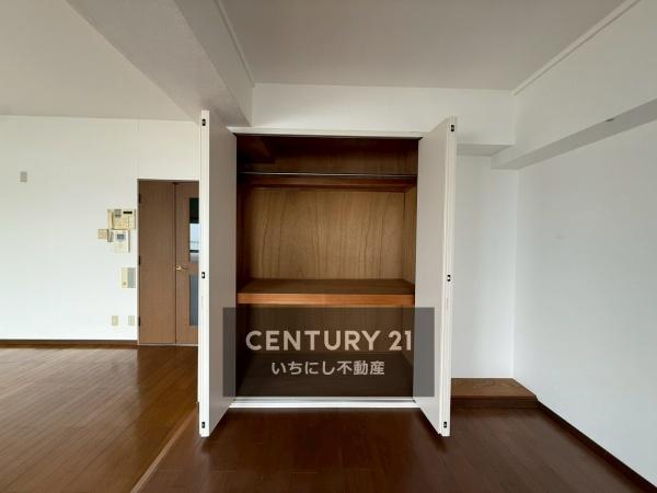 ユーハウス大野海岸 収納 大容量のリビング収納です! ユーハウス大野海岸 収納 大容量のリビング収納です!