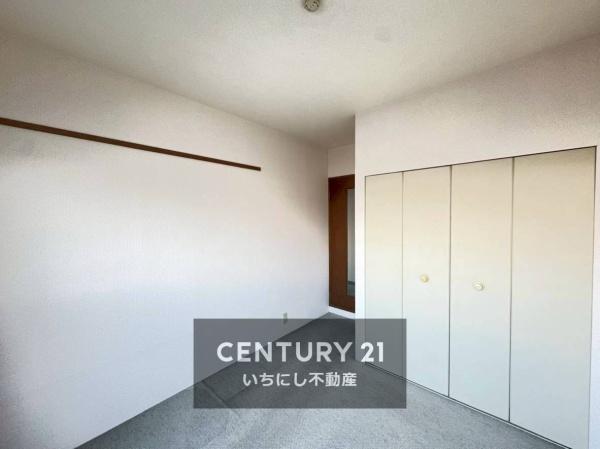 再生住宅「エミナス」・グリーンコーポ江南　洋室　クローゼット付きで収納も楽々♪