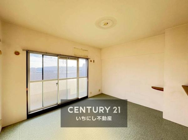 再生住宅「エミナス」・グリーンコーポ江南　リビング　南向きで明るい11.9LDK