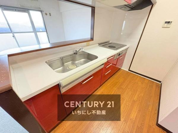 再生住宅「エミナス」・グリーンコーポ江南　キッチン　収納豊富なキッチン