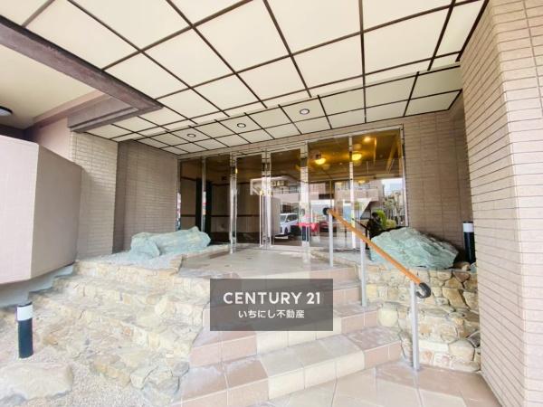 再生住宅「エミナス」・ユニーブル代官町　エントランス　開放感あるエントランス