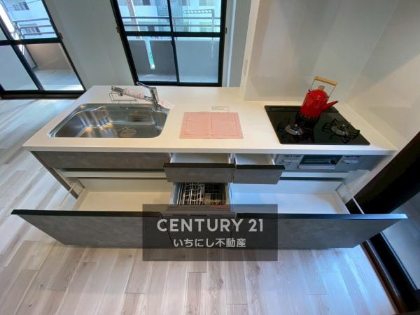 再生住宅「エミナス」・ユニーブル代官町 キッチン たっぷり収納付きのシステムキッチン 再生住宅「エミナス」・ユニーブル代官町 キッチン たっぷり収納付きのシステムキッチン