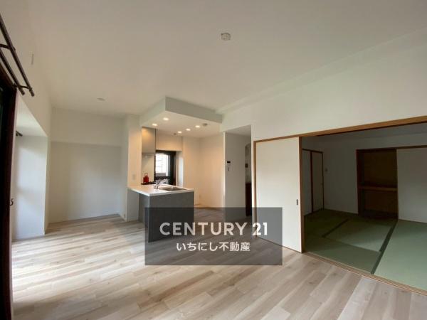 再生住宅「エミナス」・ユニーブル代官町 リビング 日光が取り込みやすい16帖LDK 再生住宅「エミナス」・ユニーブル代官町 リビング 日光が取り込みやすい16帖LDK