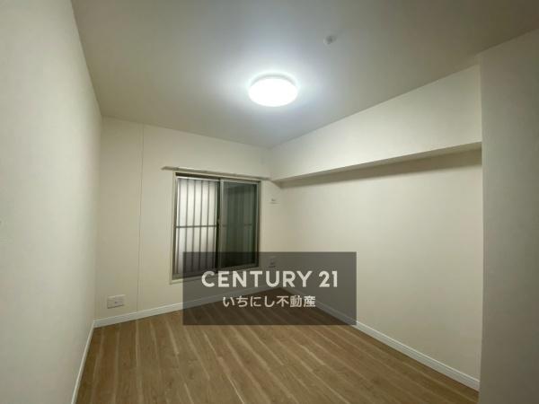 ライオンズステーションプラザ勝川弐番館 洋室 ワークスペースや趣味部屋にも使いやすい ライオンズステーションプラザ勝川弐番館 洋室 ワークスペースや趣味部屋にも使いやすい