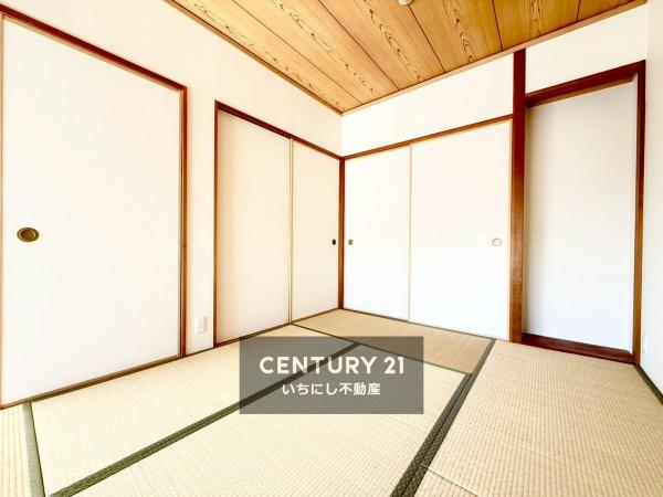 再生住宅「エミナス」・スペクトル三ツ井　和室　足をのばしてくつろげる6帖和室。