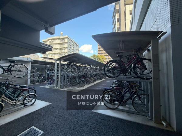 ライオンズプレティナレジデンス　その他共用部分　駐輪場。