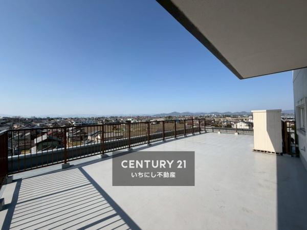 ナビタウン一宮マンション　バルコニー　約30平米の広々ルーフバルコニー