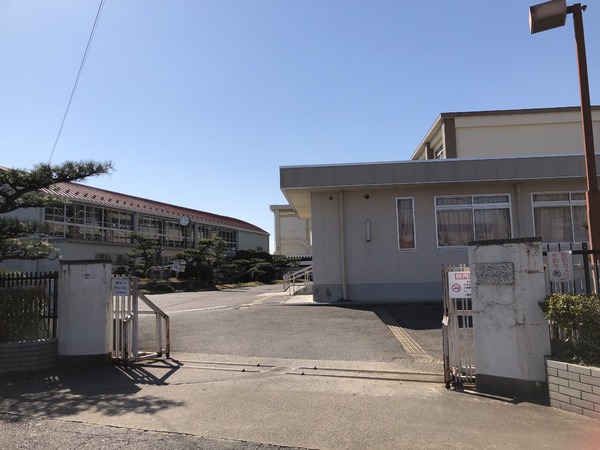 モアグレース森本　一宮市立丹陽中学校（中学校）／3355m　